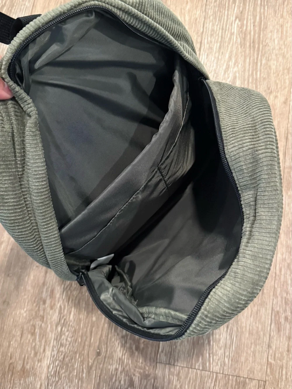 IN-N-OUT Burger Drawstring is Bag and backpack - new Olive Green